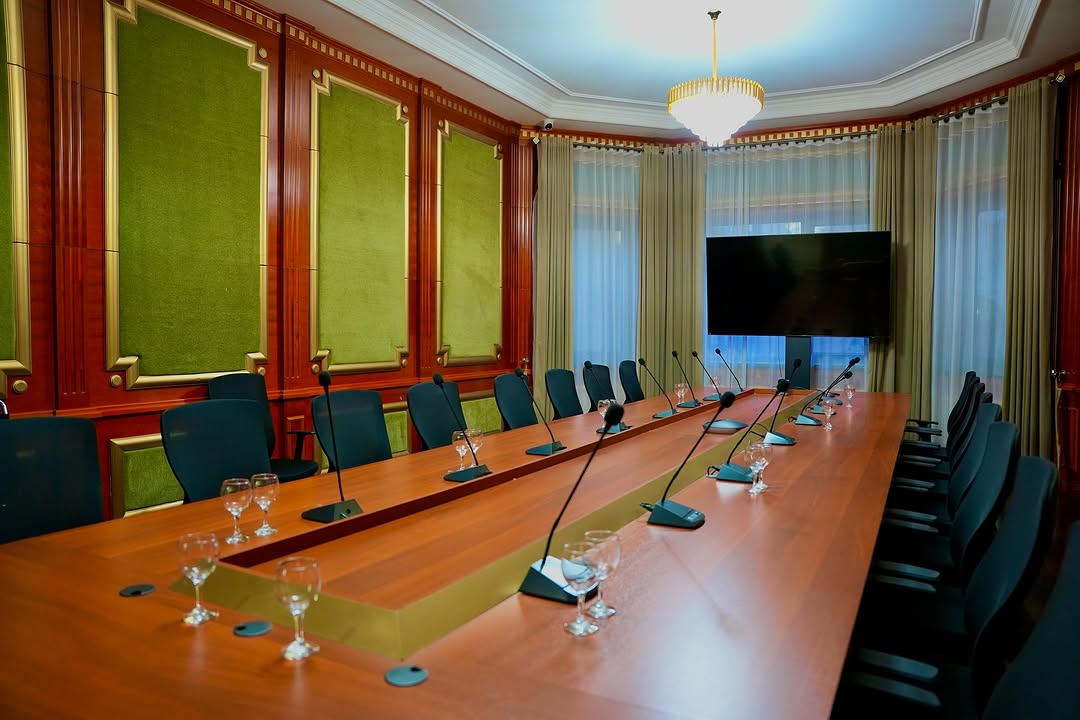 Conference hall with microphones — BOSHIDAN Hotel